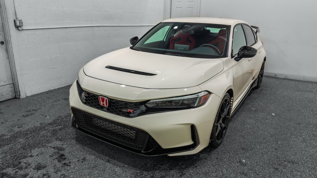 Used 2025 Honda Civic Type R image 4