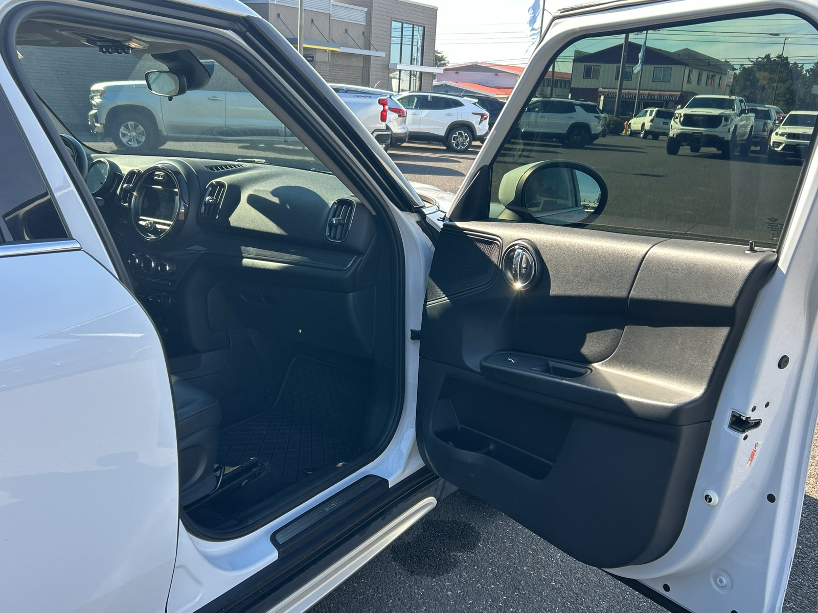 Used 2020 MINI Cooper Countryman ALL4 AWD/4WD image 24