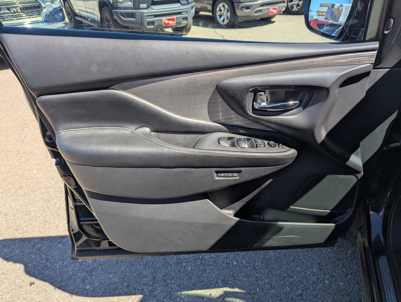 Used 2016 Nissan Murano Platinum w/ Platinum Technology Package AWD/4WD image 9