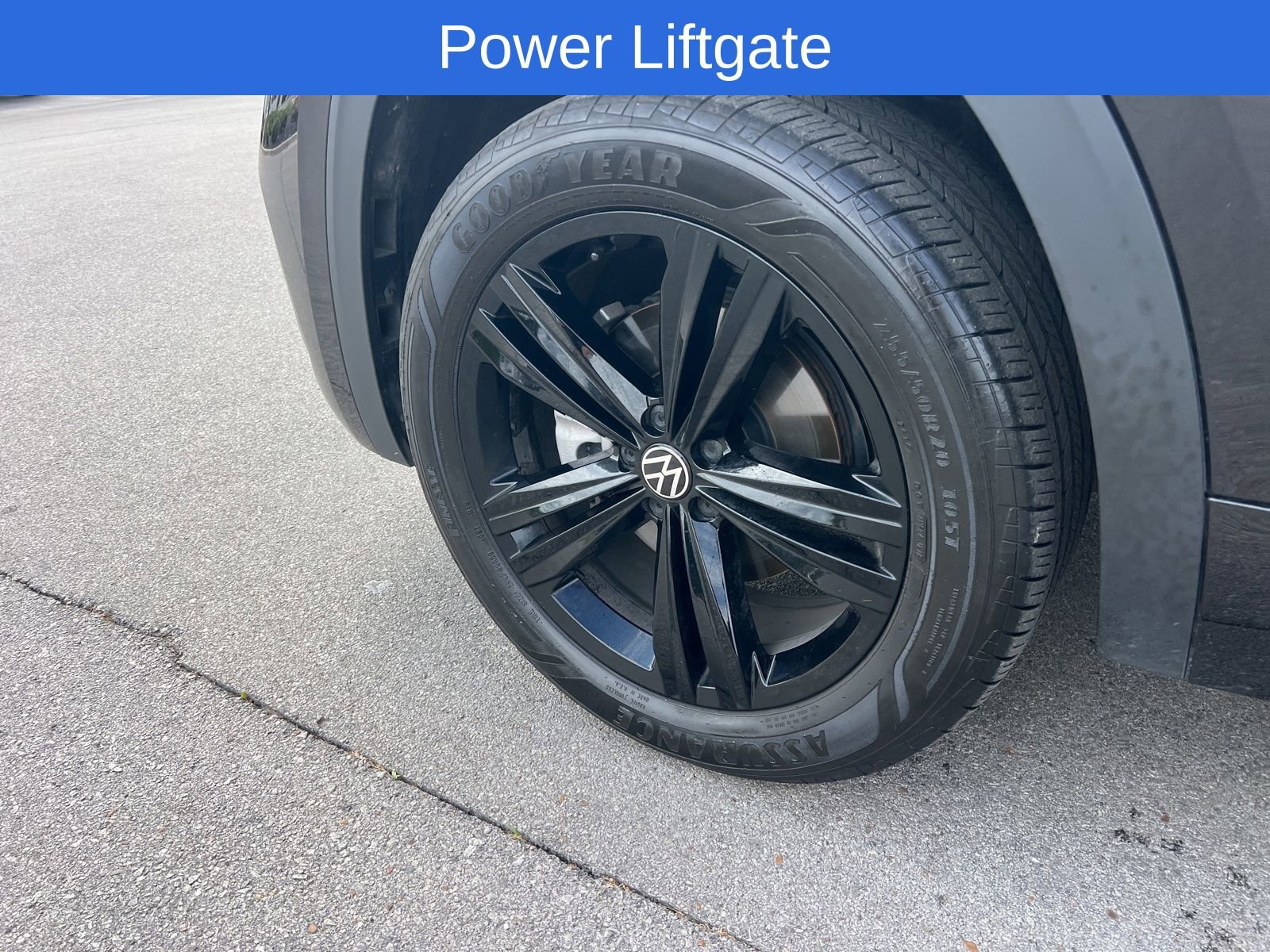 Certified 2023 Volkswagen Atlas Cross Sport SEL R-Line AWD/4WD image 11