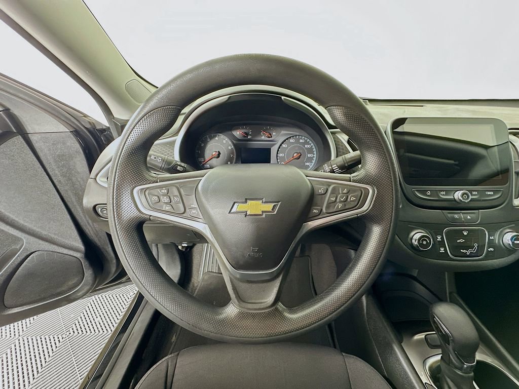 Used 2023 Chevrolet Malibu LS image 11