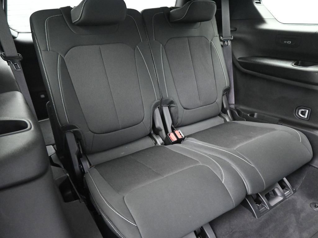 Used 2024 Jeep Grand Cherokee L Laredo w/ Luxury Tech Group I image 18