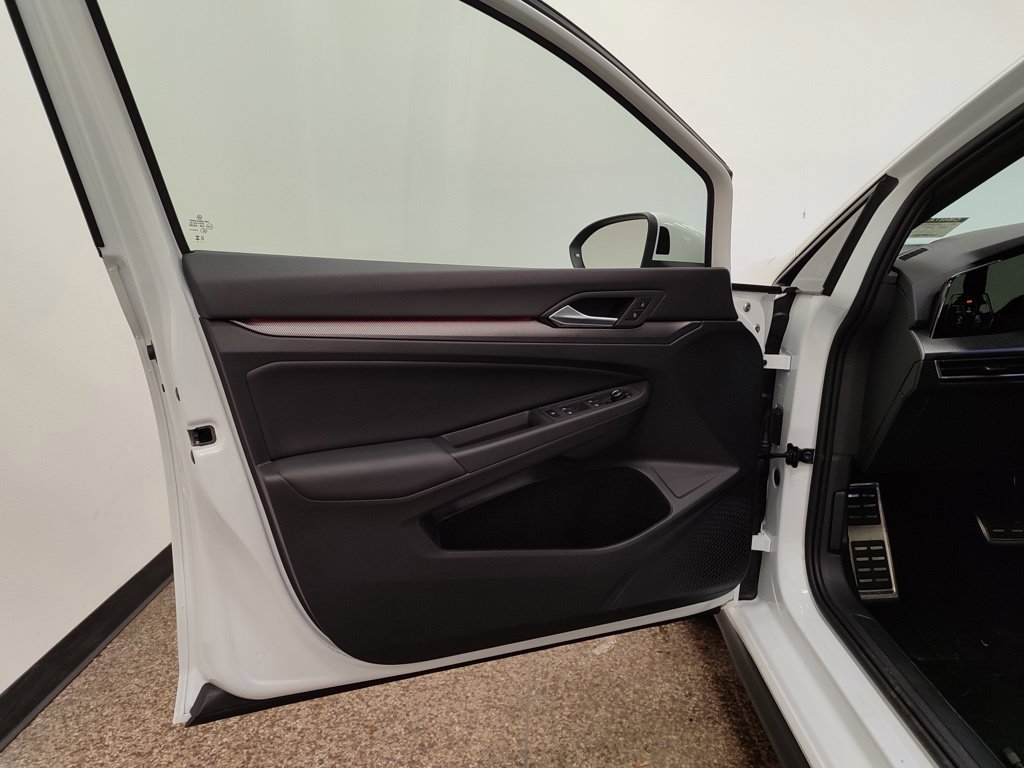 Used 2025 Volkswagen GTI SE FWD image 10
