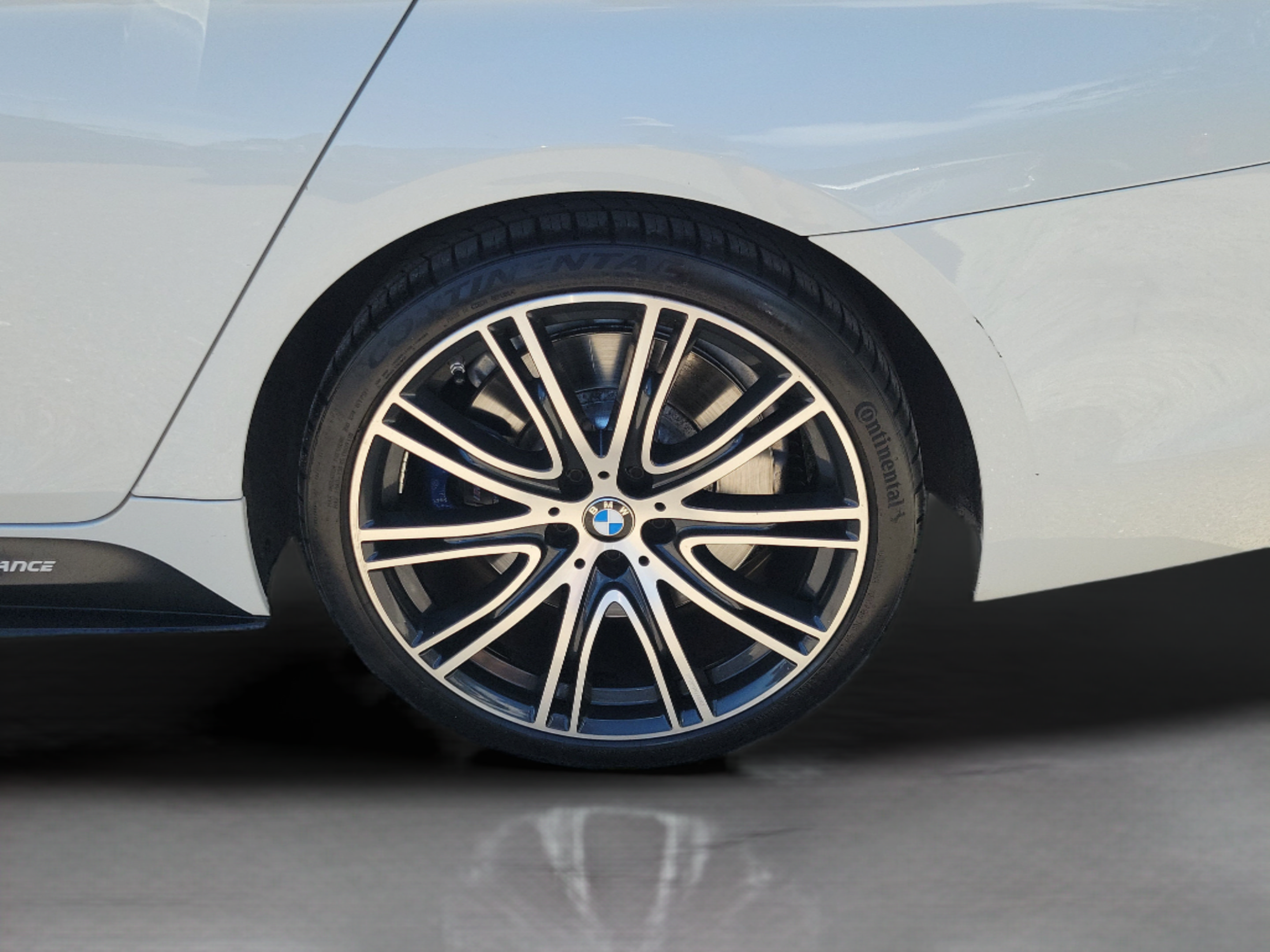 Used 2020 BMW 540i w/ M Sport Package RWD image 31
