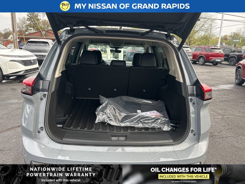 New 2026 Nissan Rogue SV AWD/4WD image 25