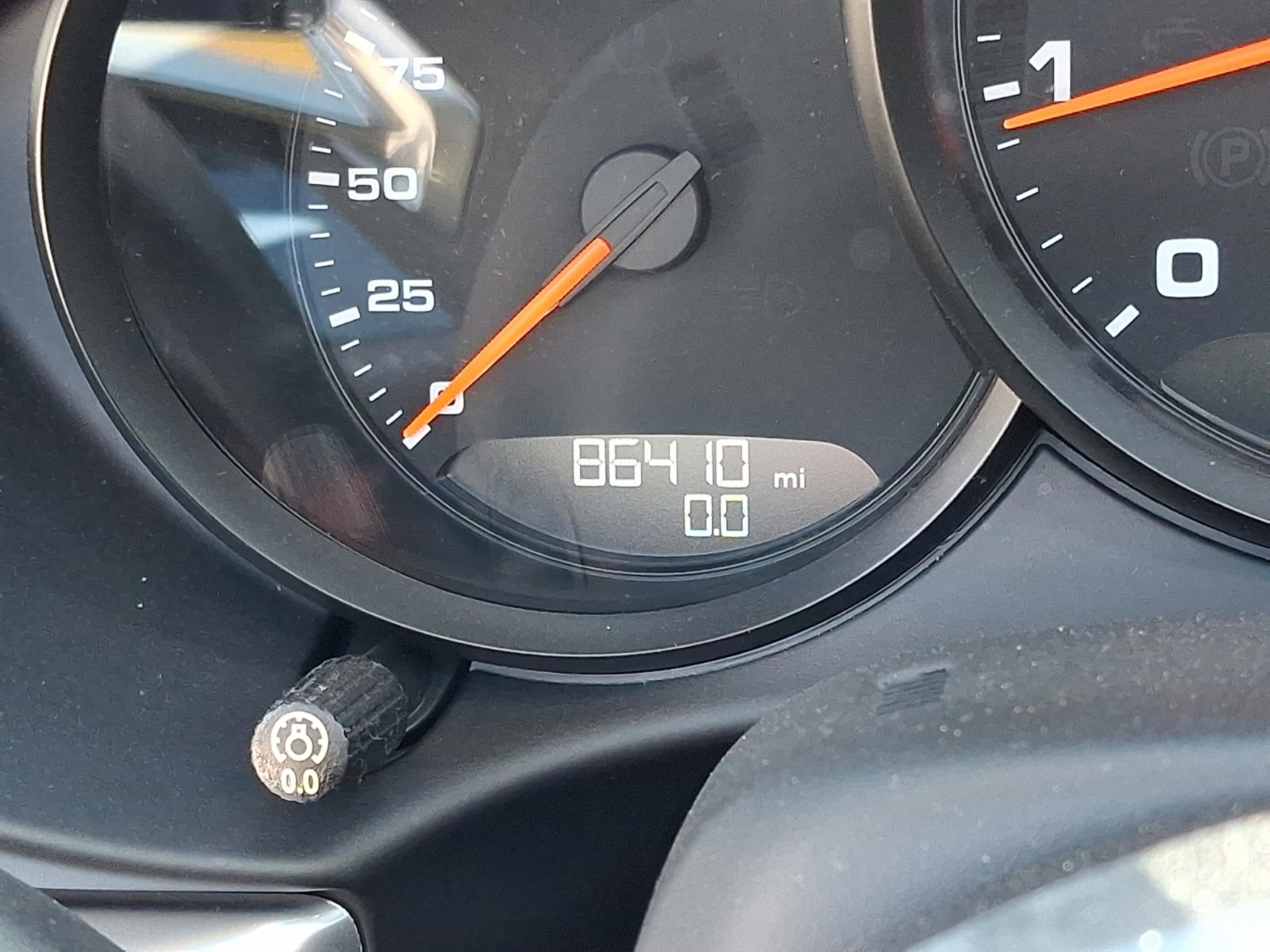 Used 2019 Porsche 718 Boxster image 16