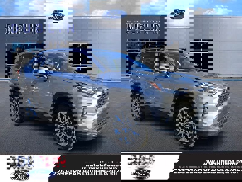 Used 2023 Toyota RAV4 XLE Premium image 1