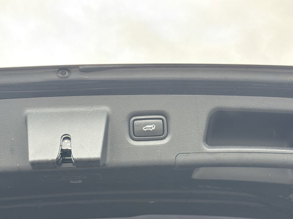 Used 2021 Hyundai Santa Fe Limited FWD image 15