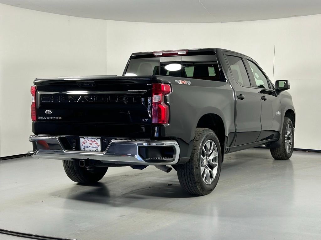 Used 2024 Chevrolet Silverado 1500 LT w/ Leather Package image 7