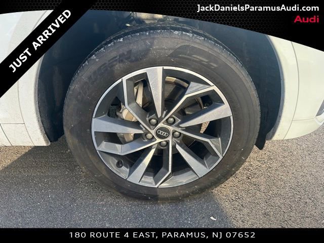 Used 2023 Audi Q5 2.0T Premium w/ Convenience Package image 10