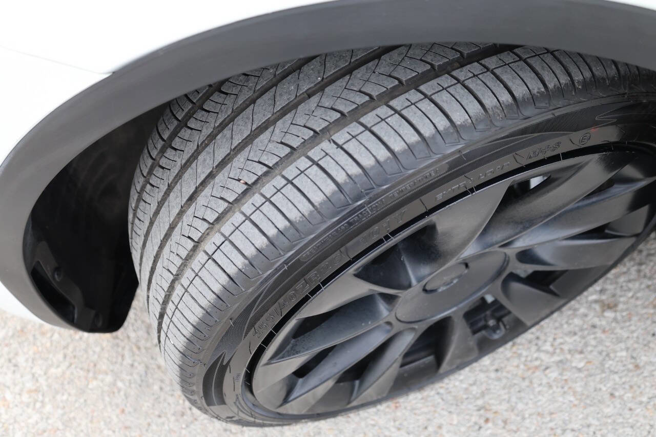 Used 2021 Tesla Model Y Long Range image 23