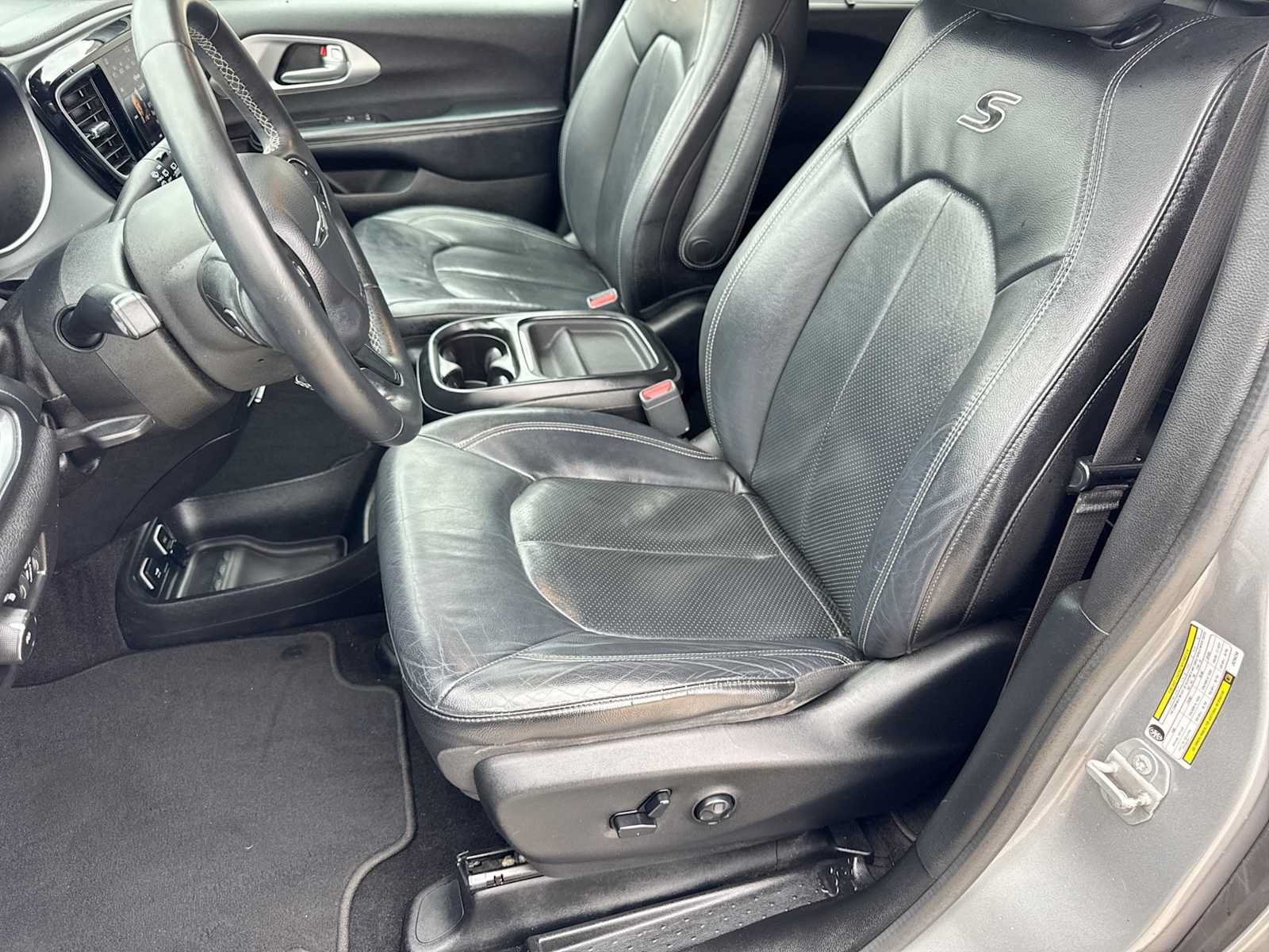 Used 2018 Chrysler Pacifica Touring-L w/ Advanced Safetytec Group FWD image 15