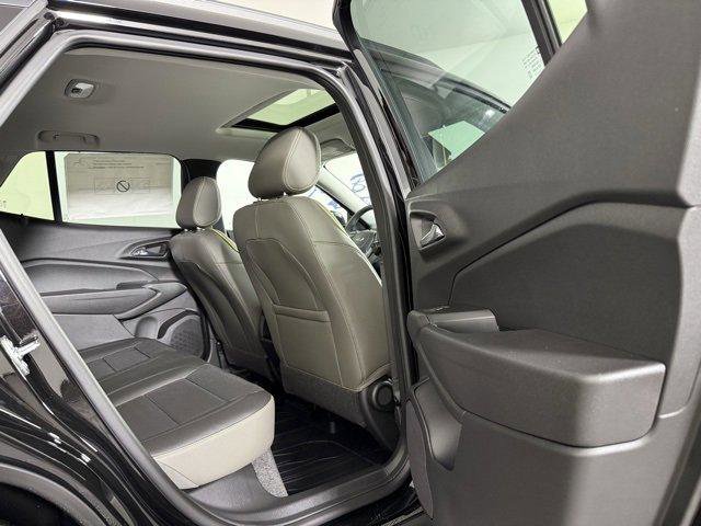 New 2025 Chevrolet Trax ACTIV w/ Sunroof Package image 18