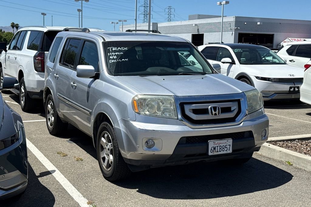 Used 2010 Honda Pilot Touring image 2