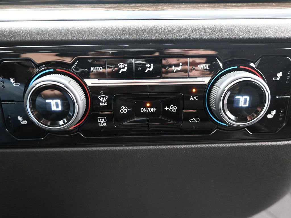 Used 2024 Chevrolet Silverado 2500 LT w/ Convenience Package image 26