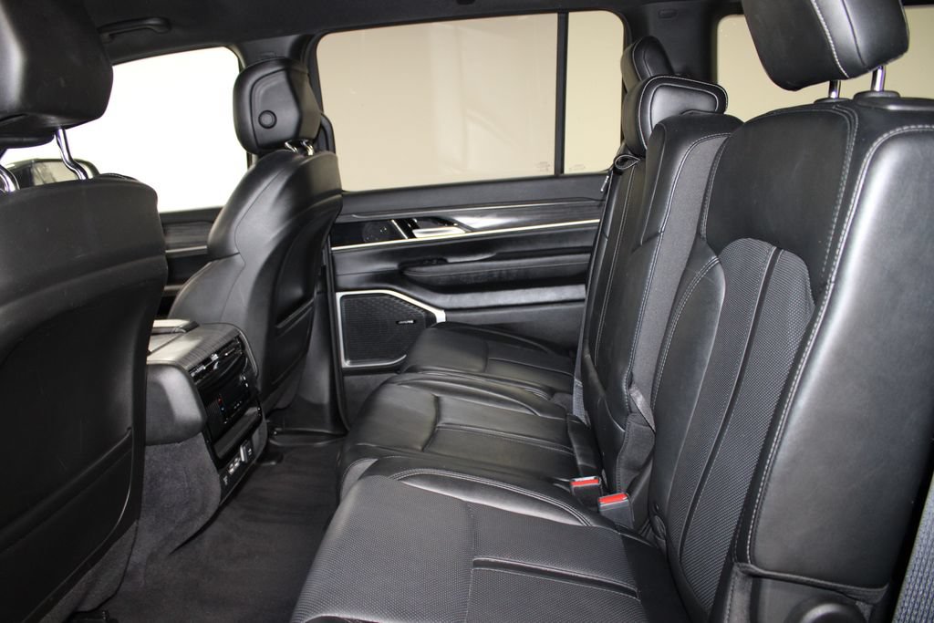 Used 2024 Jeep Wagoneer Series II w/ Flexible Seating Group AWD/4WD image 23