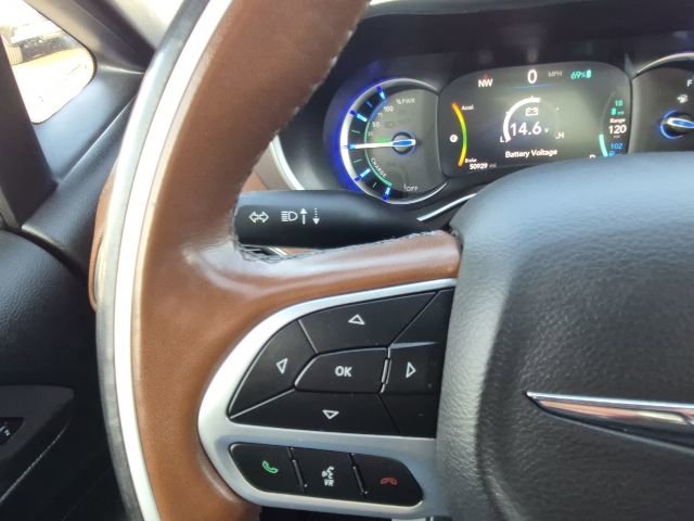 Used 2020 Chrysler Pacifica Limited w/ Advanced Safetytec Group image 33