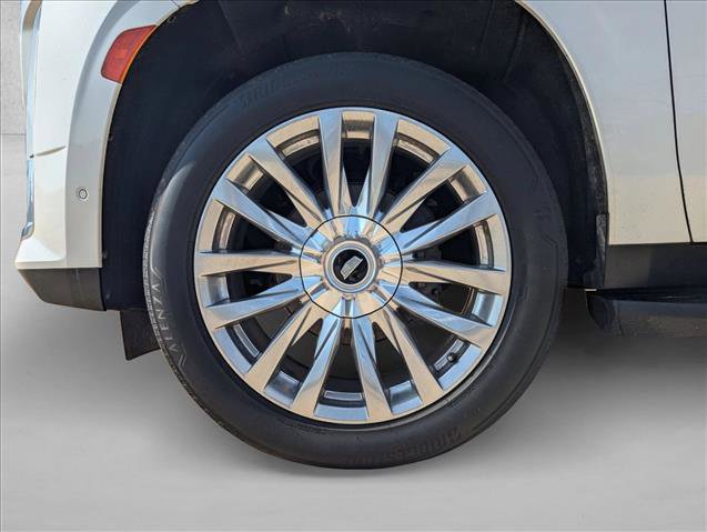 Used 2023 Cadillac Escalade ESV Premium Luxury image 21