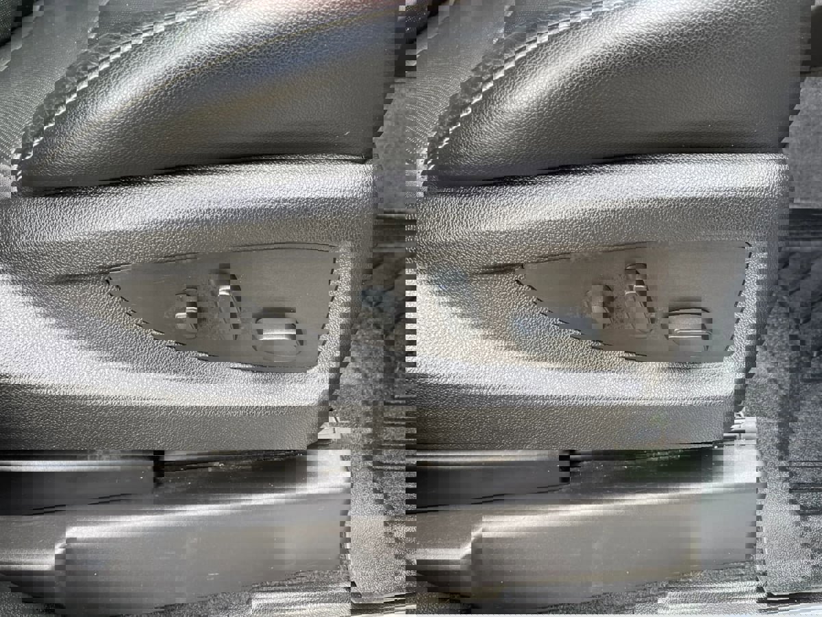 Used 2017 GMC Yukon XL SLT image 32