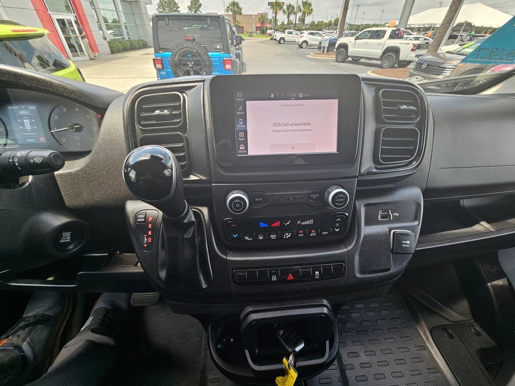 Used 2025 RAM ProMaster 2500 w/ Convenience Group FWD image 17