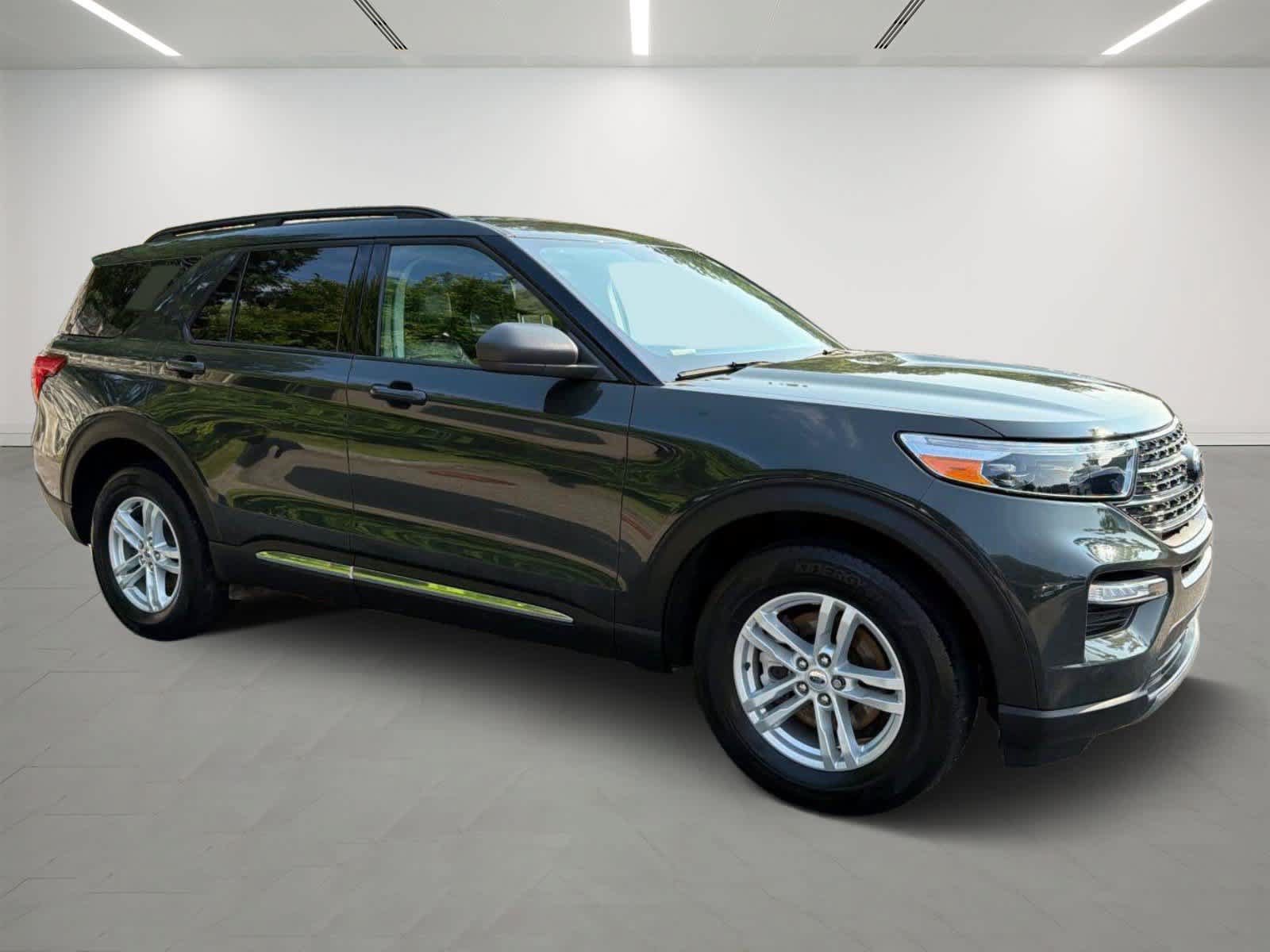 Used 2024 Ford Explorer XLT w/ Equipment Group 202A AWD/4WD image 6