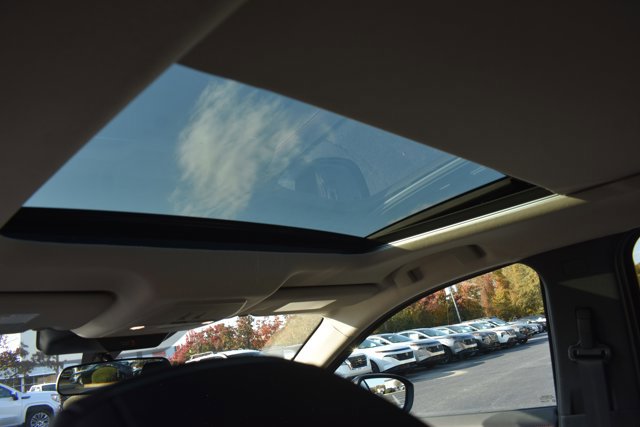 New 2026 Nissan Kicks SR w/ SR Premium Package image 18