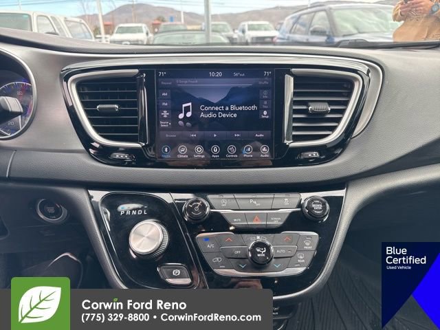 Used 2020 Chrysler Pacifica Touring-L image 13