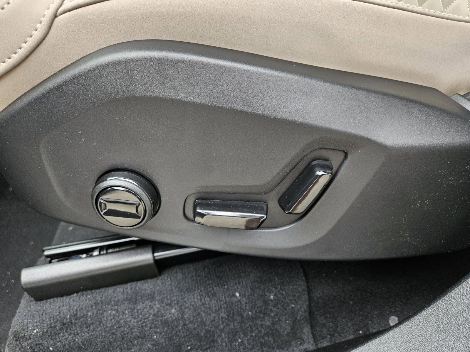 New 2026 Volvo XC90 B5 Core AWD/4WD image 9