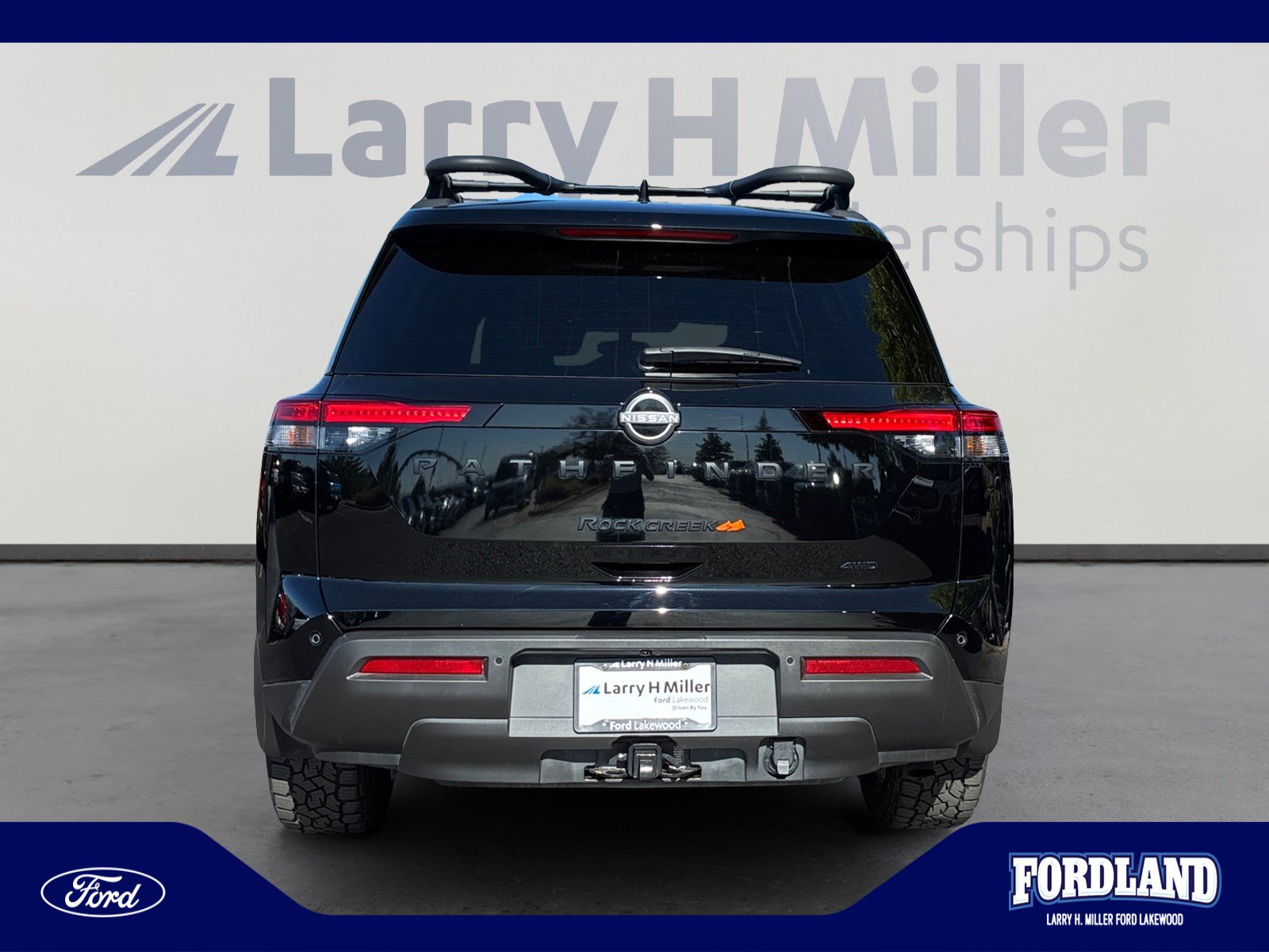 Used 2025 Nissan Pathfinder Rock Creek AWD/4WD image 4