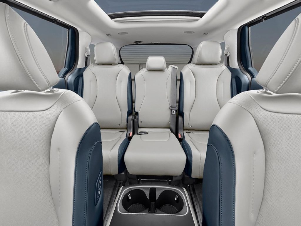 New 2026 Kia Carnival SX w/ SX Dark Edition Package FWD image 13