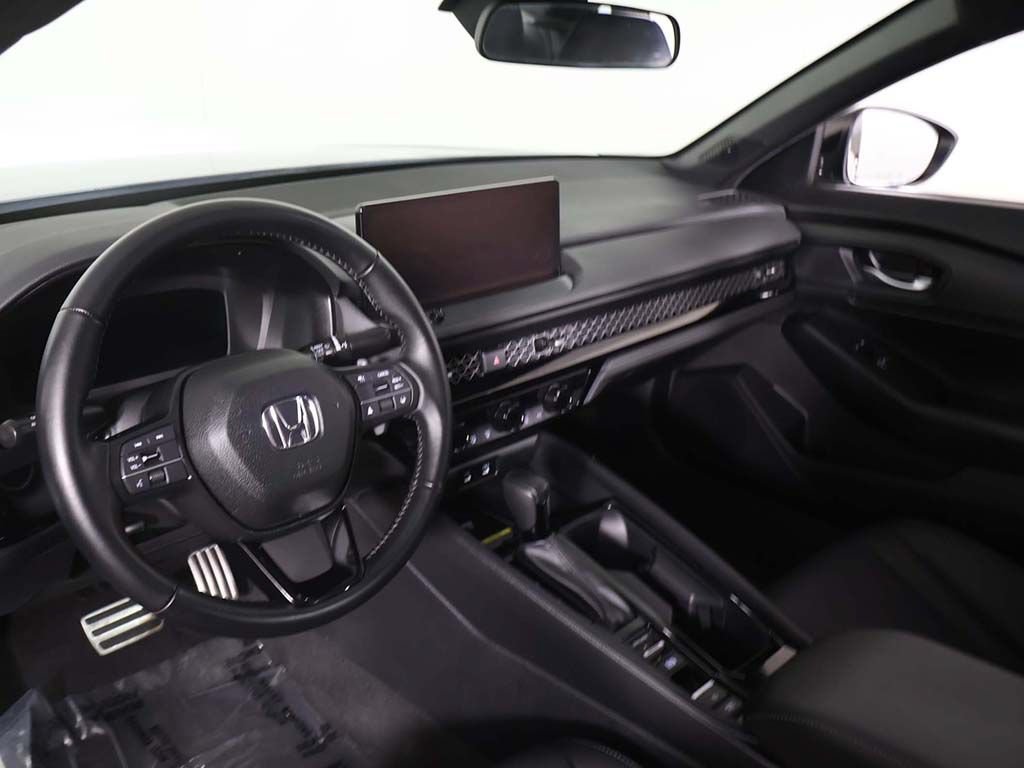 Used 2025 Honda Accord Sport image 28