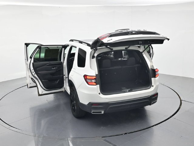 Used 2025 Honda Pilot Black Edition image 48