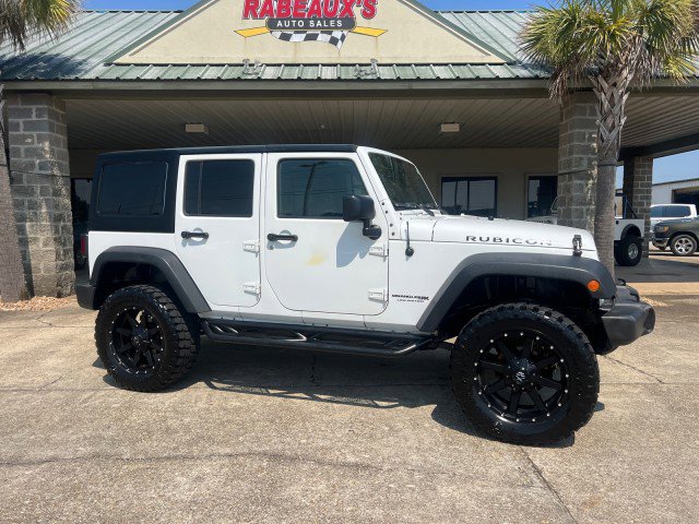Used 2018 Jeep Wrangler Unlimited Rubicon w/ Connectivity Group AWD/4WD image 3