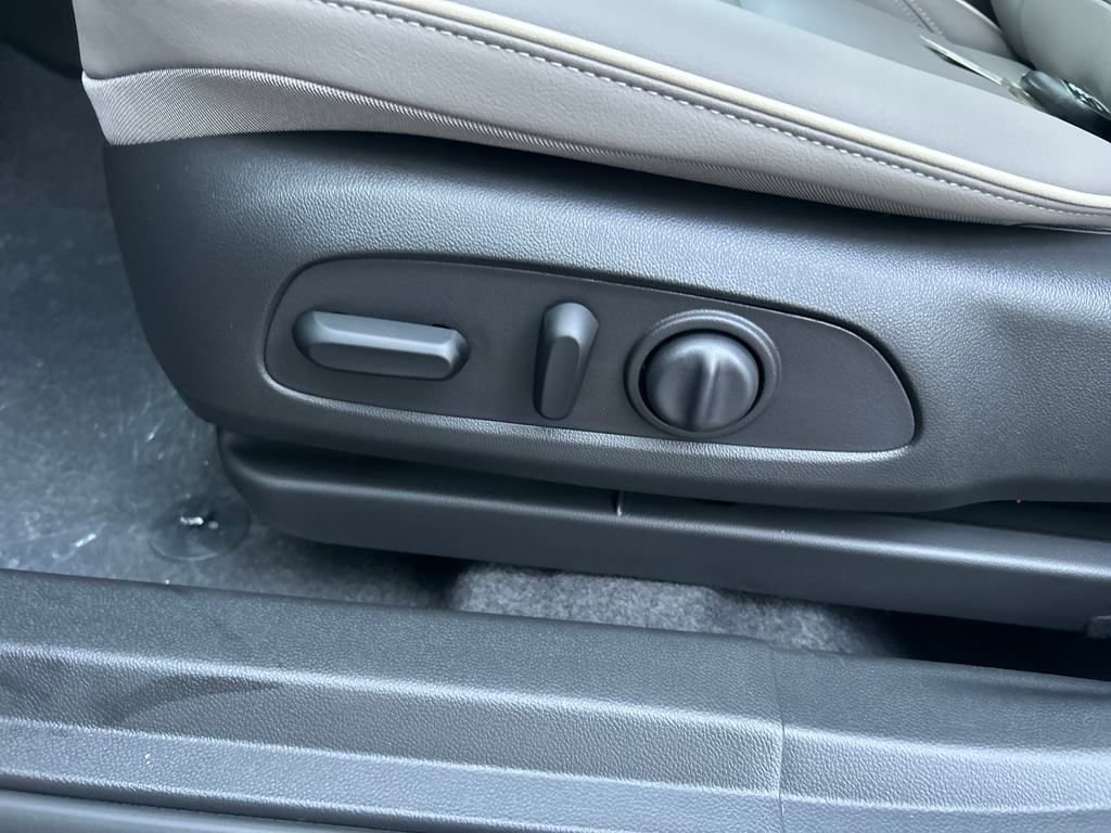 New 2025 Buick Envista Avenir image 13