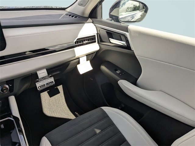 New 2025 Mitsubishi Outlander SE image 15
