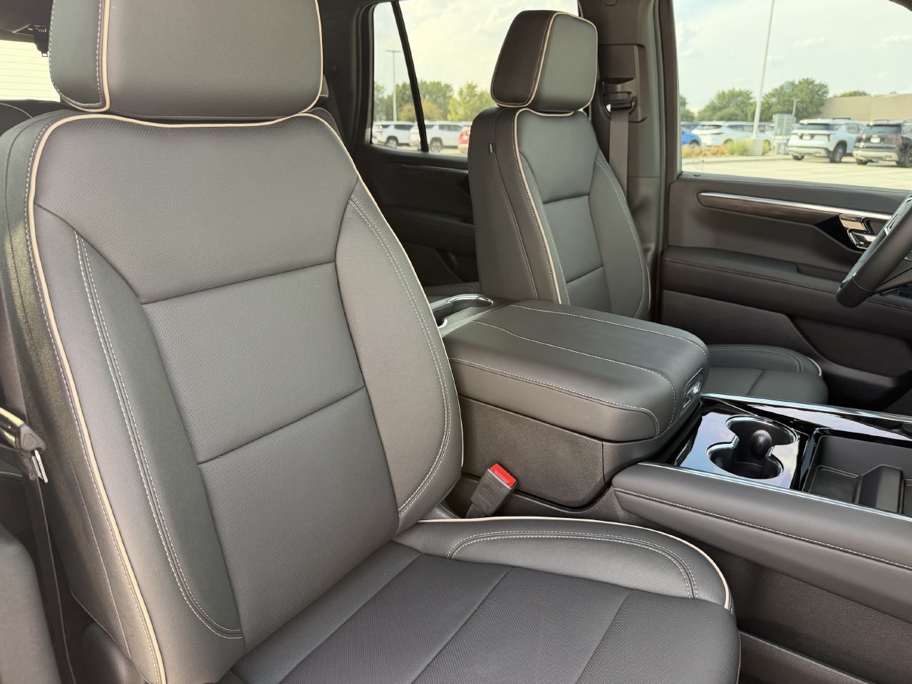 New 2026 Chevrolet Tahoe Premier w/ Sun And Tow Package AWD/4WD image 26
