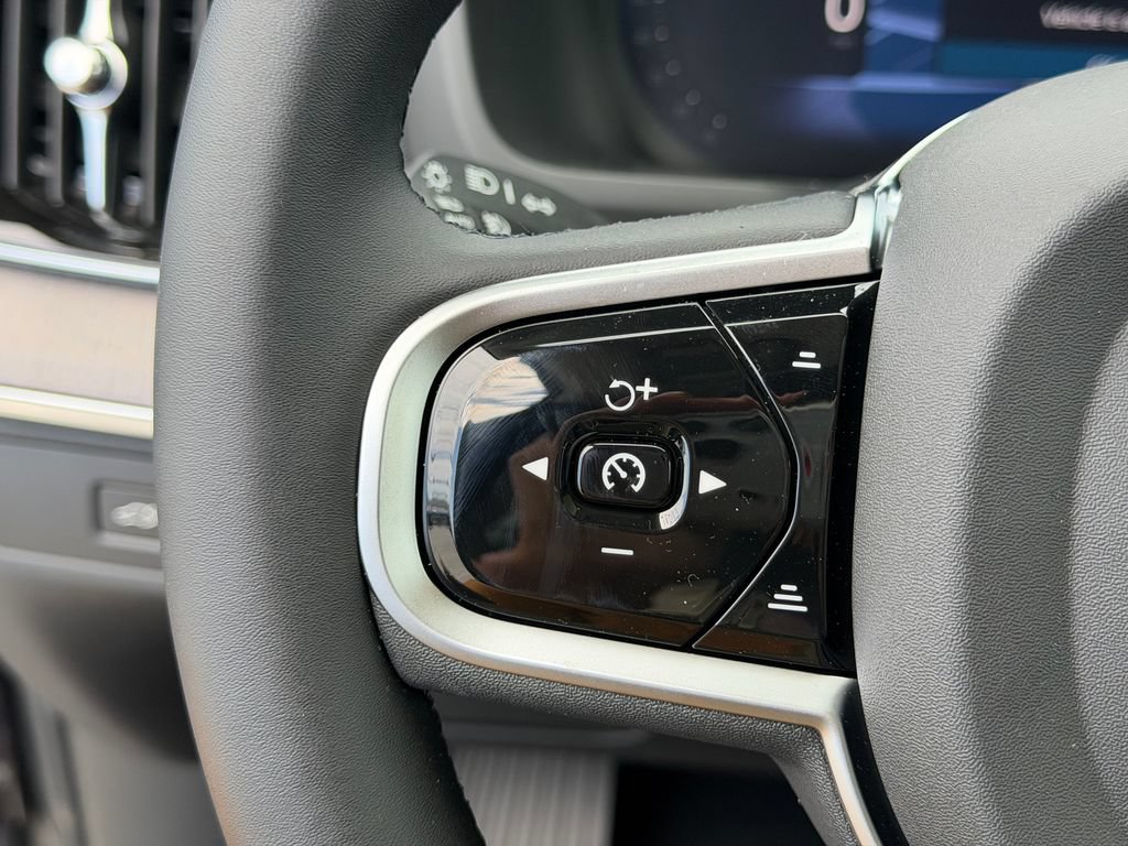 New 2026 Volvo XC90 T8 Ultra w/ Protection Package Premier AWD/4WD image 19