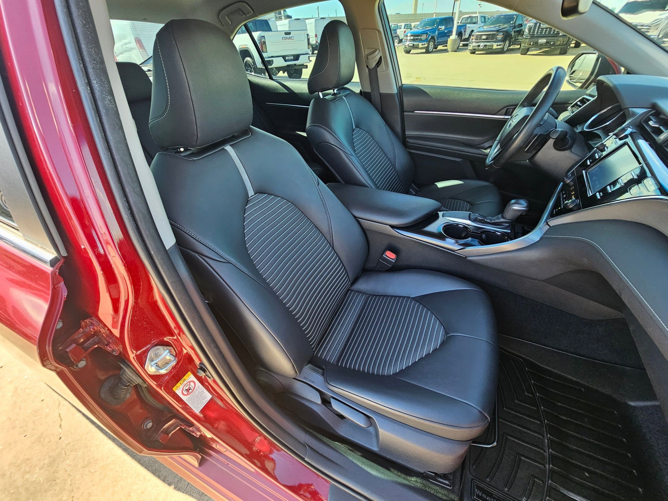 Used 2018 Toyota Camry SE w/ Convenience Package image 34