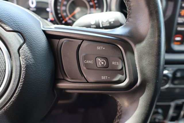 Used 2023 Jeep Gladiator Sport AWD/4WD image 16