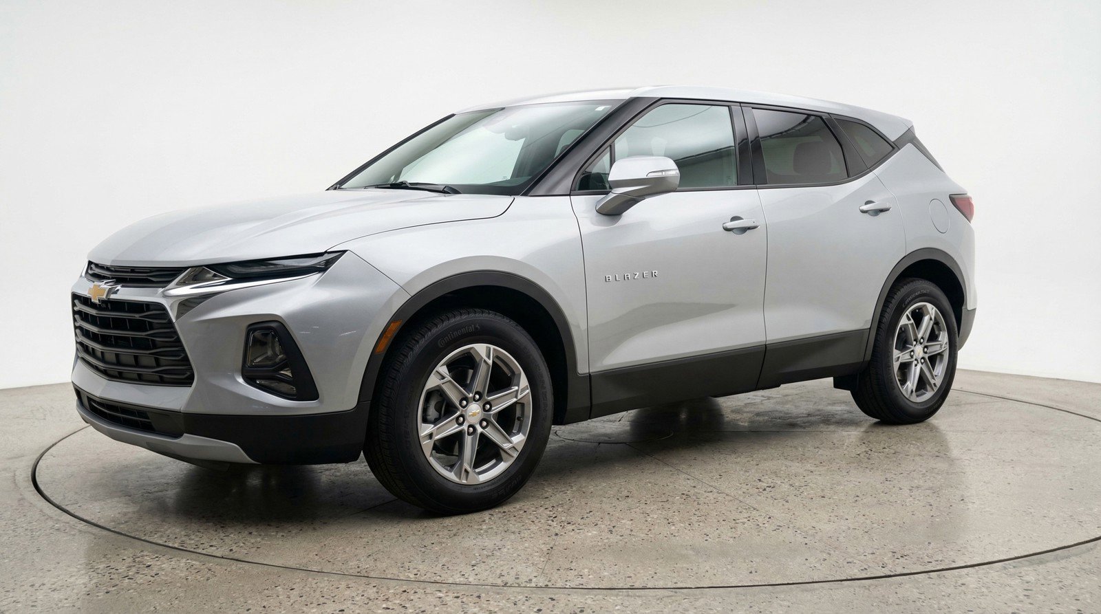 Used 2025 Chevrolet Blazer LT image 3
