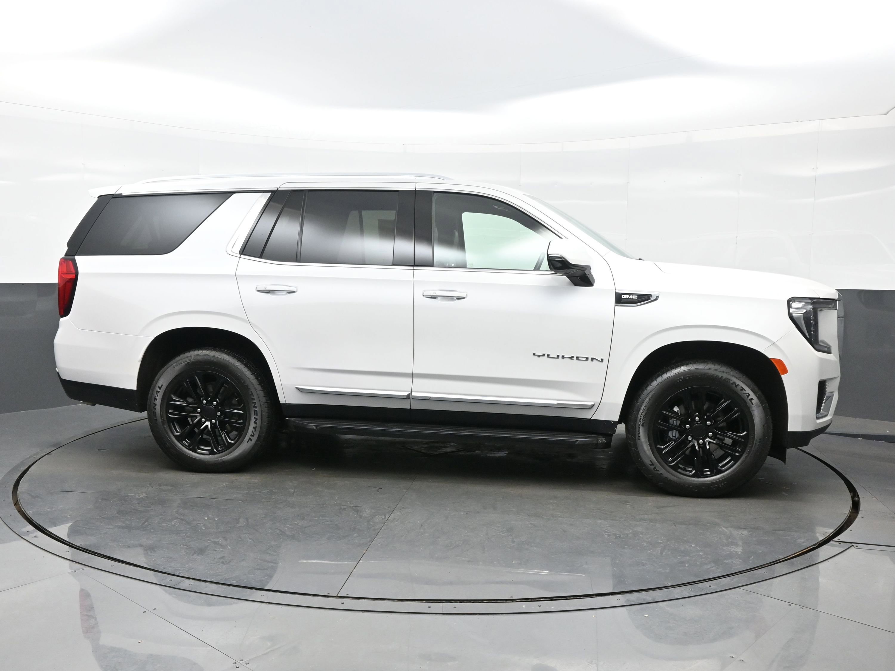 Used 2021 GMC Yukon SLT w/ SLT Premium Package image 7