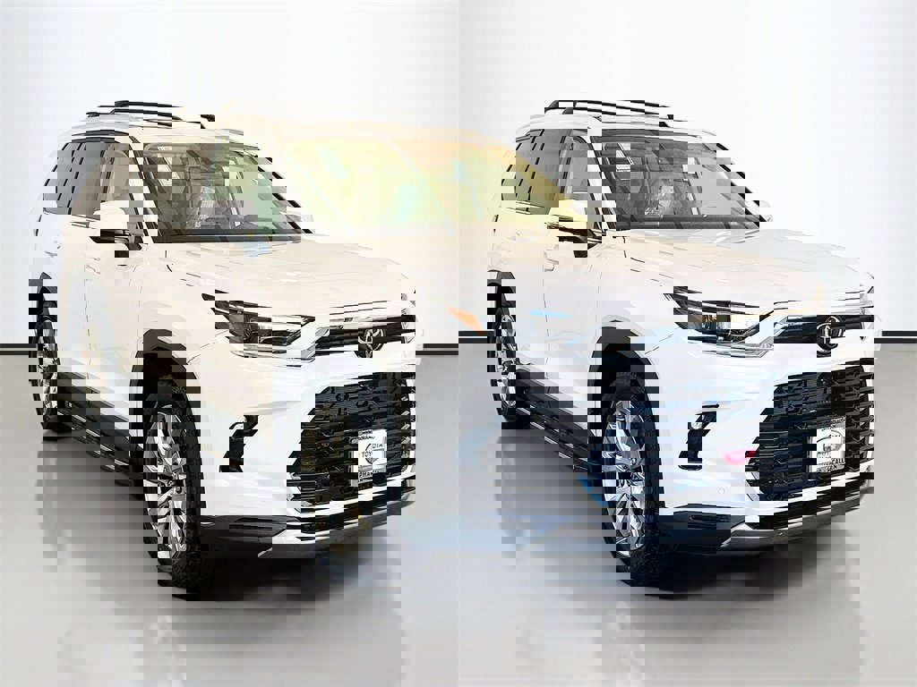 New 2026 Toyota Grand Highlander Limited image 3