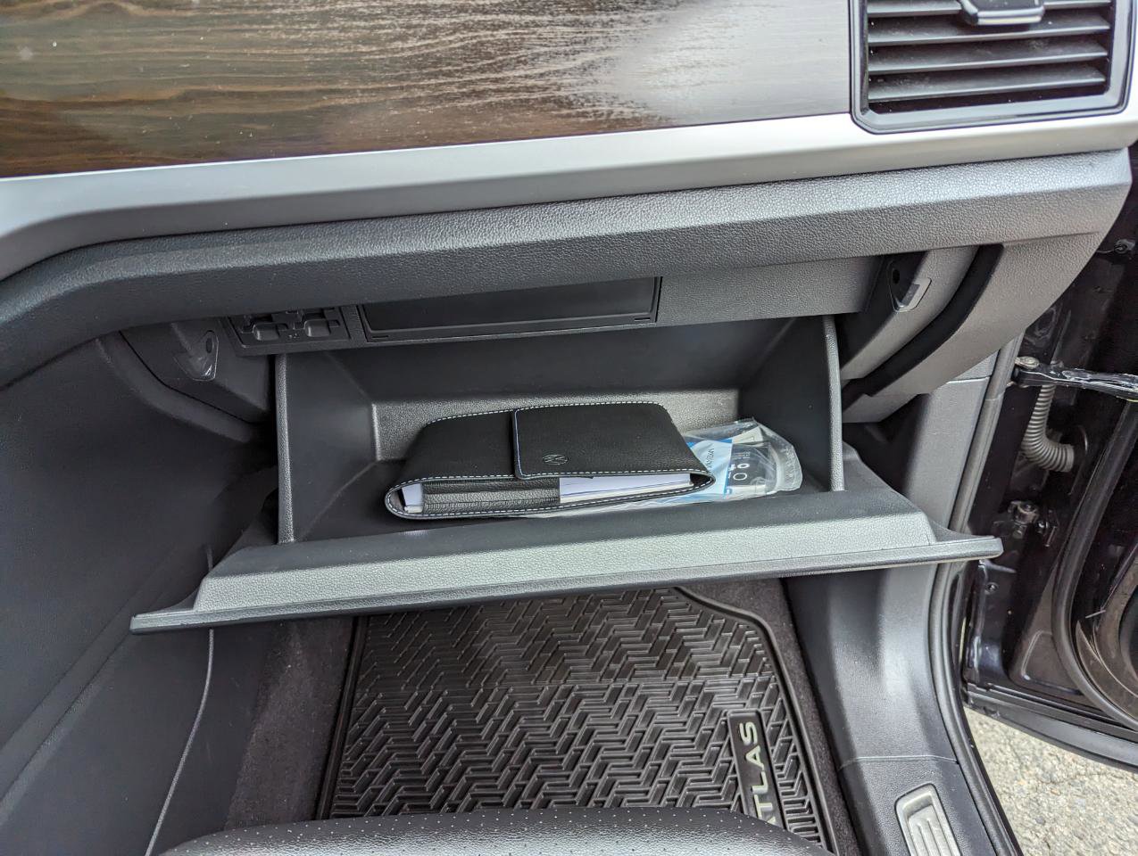 Used 2023 Volkswagen Atlas SE w/ Panoramic Sunroof Package image 35