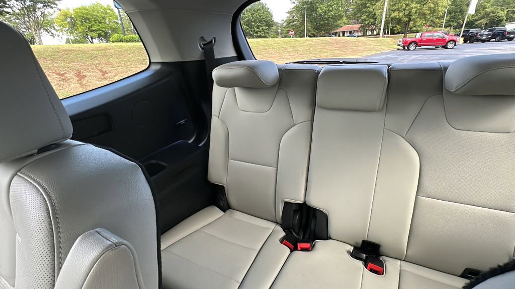 Used 2025 Kia Telluride EX w/ EX Captain's Chair Package image 17