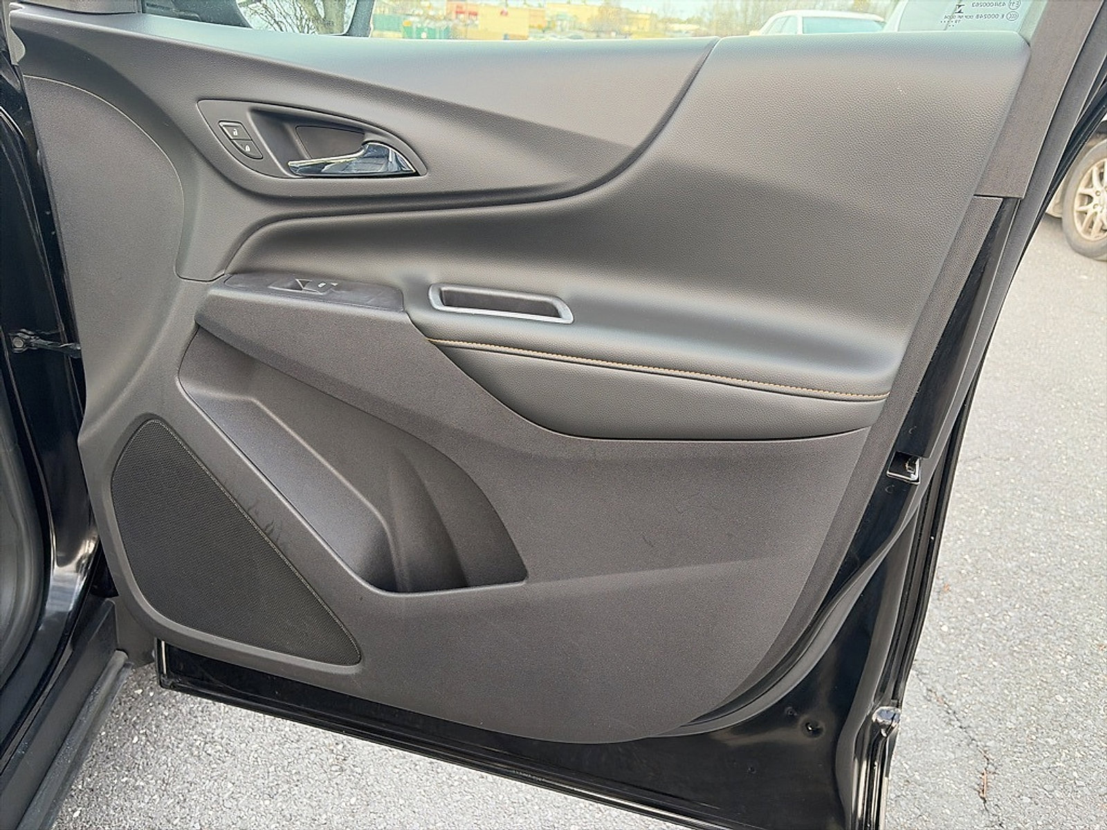 Used 2020 Chevrolet Equinox Premier image 29