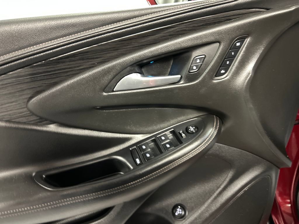 Used 2017 Buick Envision Essence FWD image 12