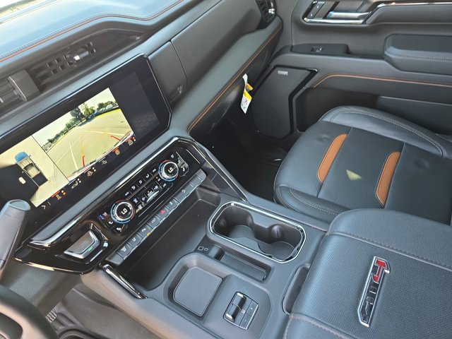 Used 2024 GMC Sierra 2500 AT4 image 26