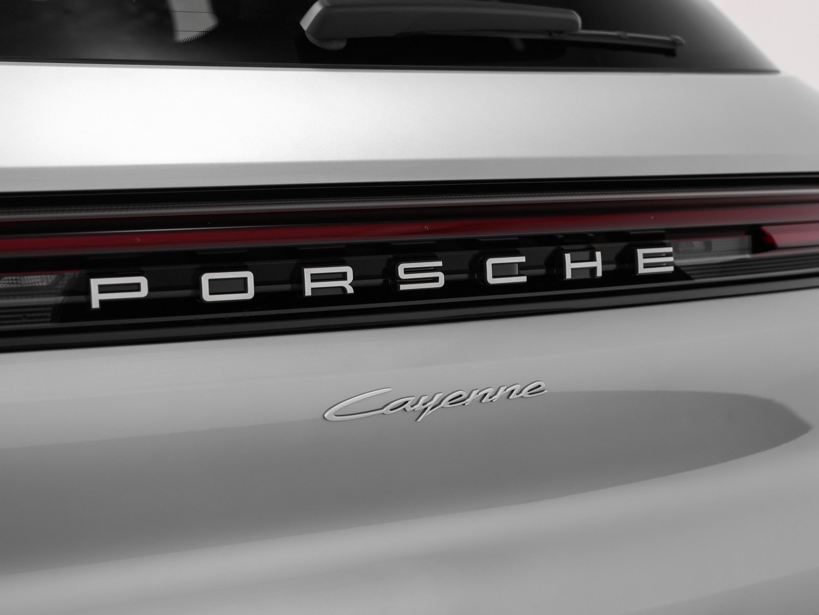 Used 2025 Porsche Cayenne image 17