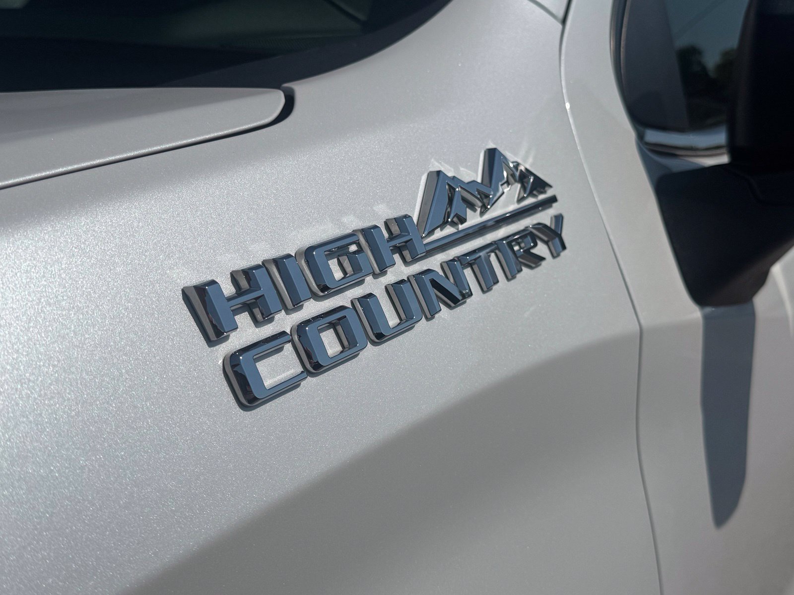 Used 2020 Chevrolet Silverado 1500 High Country w/ Technology Package AWD/4WD image 10