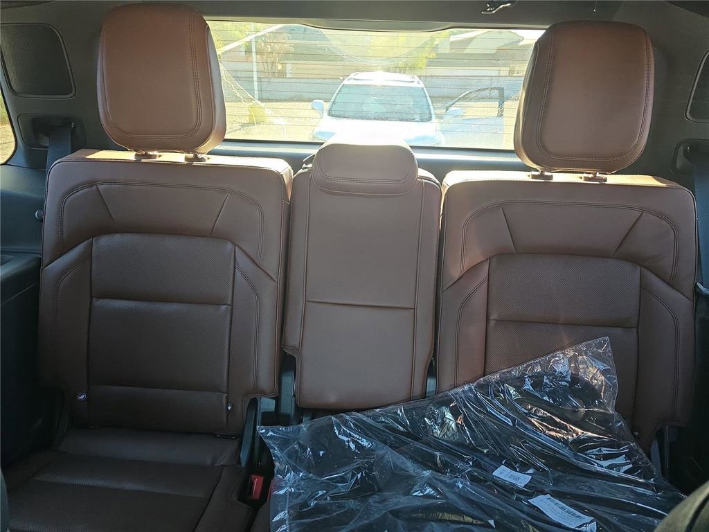 New 2026 Lincoln Navigator Reserve image 9